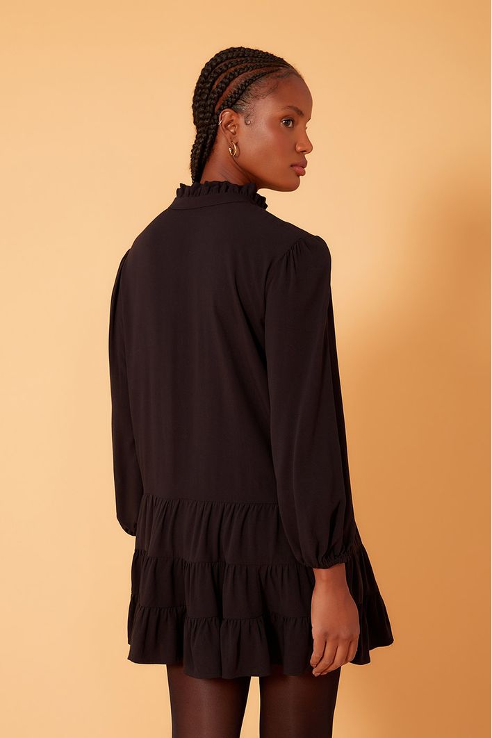Vestido Crepe Curto Gola Alta