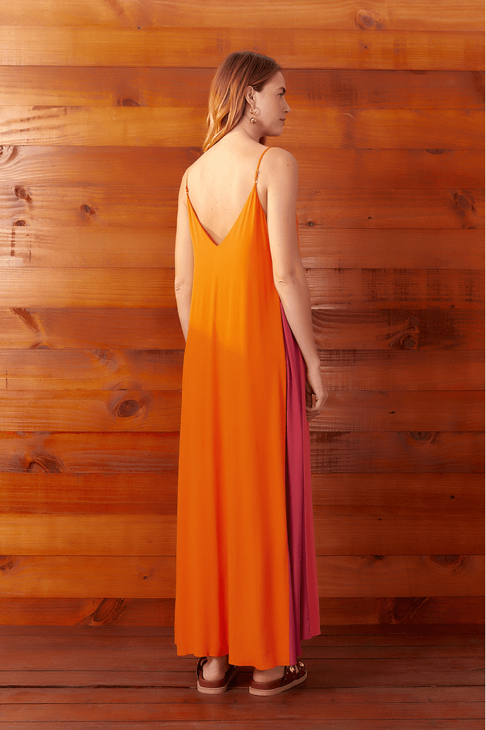 Vestido Crepe Cropped Recortes Laterais