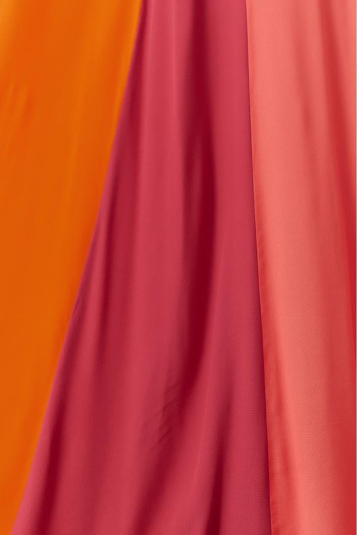 Vestido Crepe Cropped Recortes Laterais