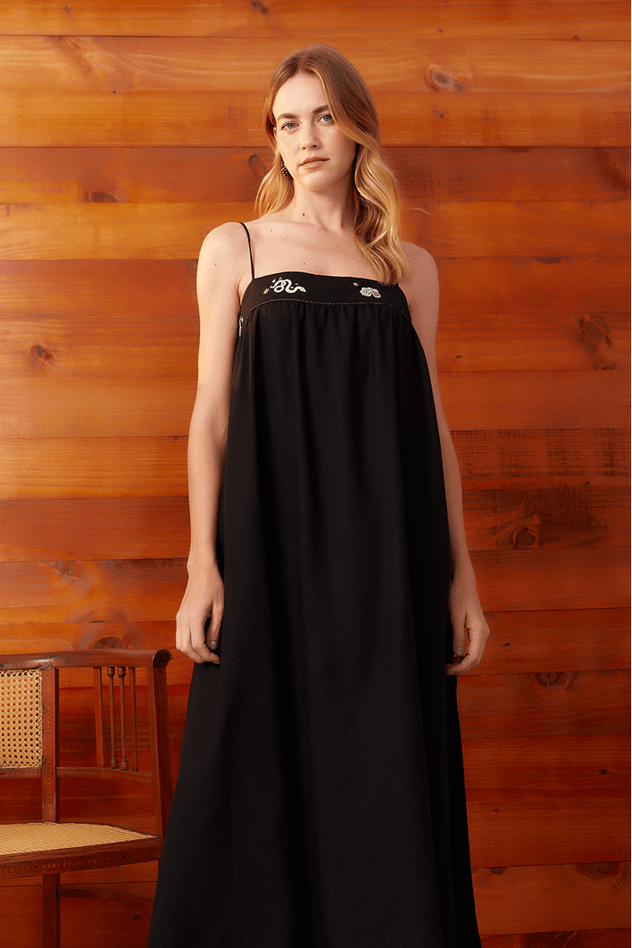 Vestido Midi Linho Bordado Sonhos