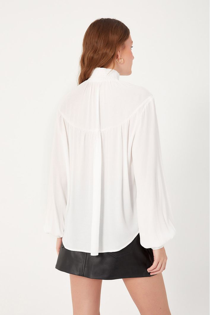 Camisa Crepe Gola Alta