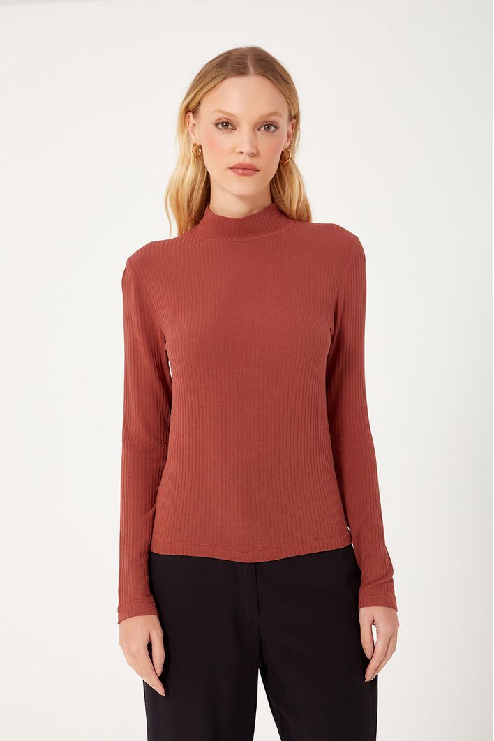Blusa Gola Rolê Canelada