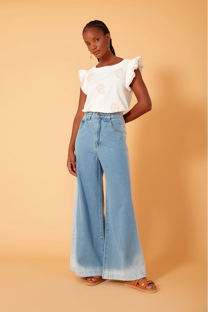 Blusa Bordada Manga Babado