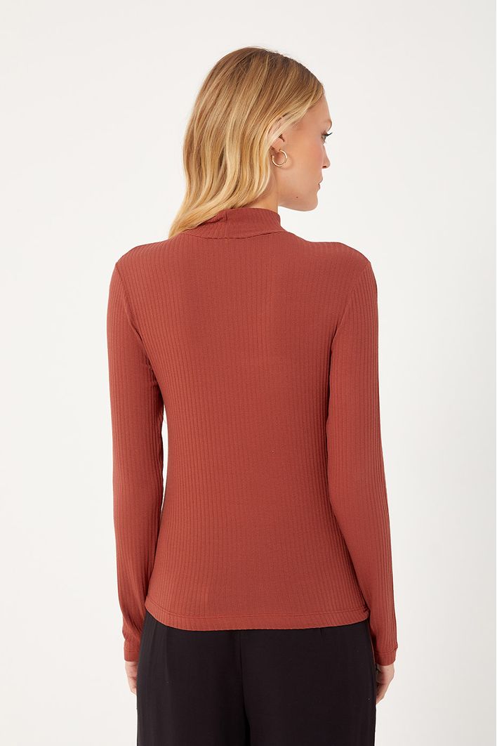Blusa Gola Rolê Canelada