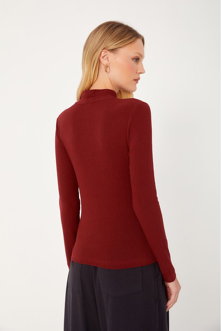 Blusa Gola Rolê Canelada