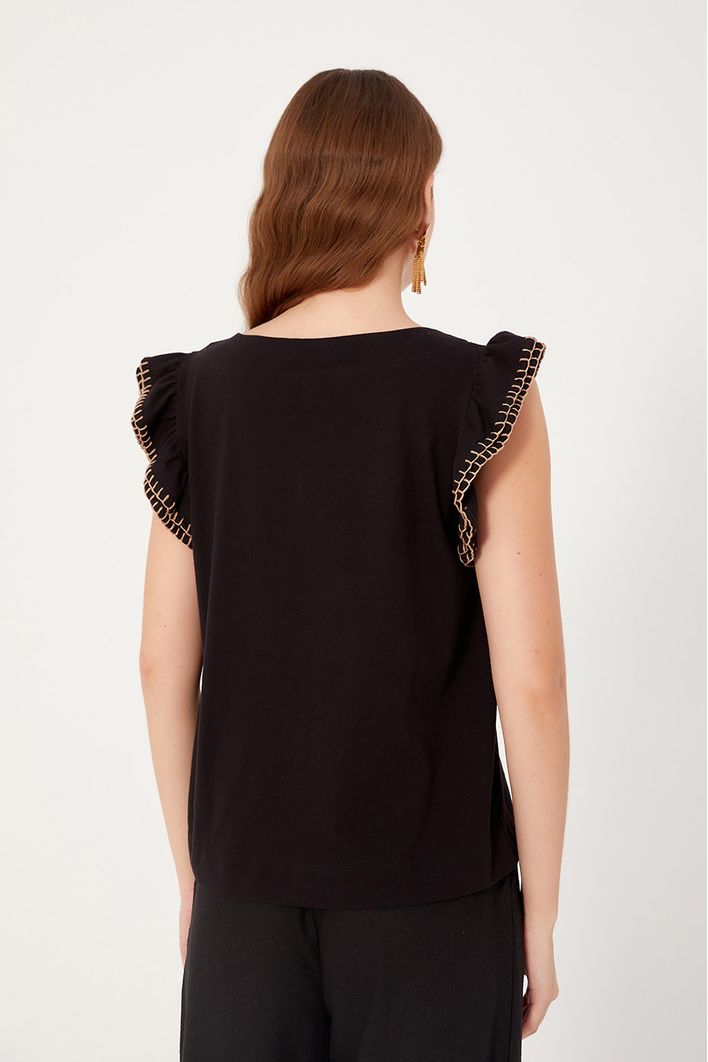 Blusa Bordada Manga Babado