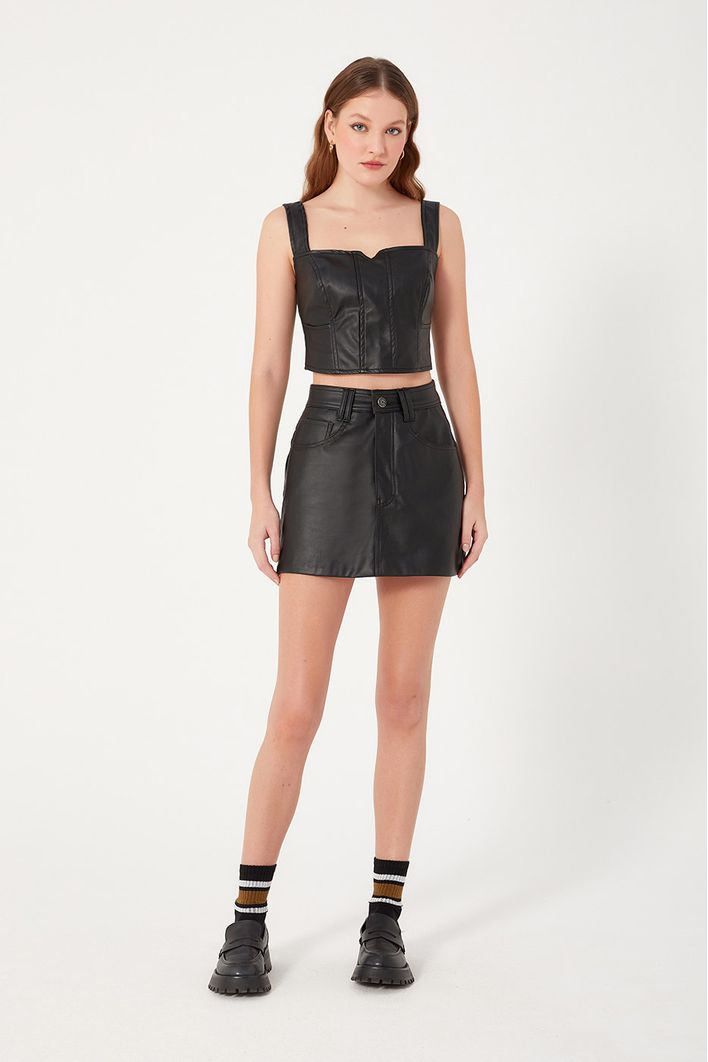 Blusa Recortes Leather