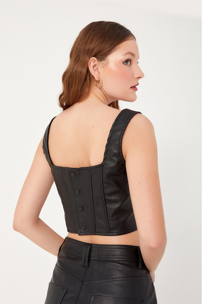 Blusa Recortes Leather