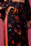 Calça Estampa Zodíaco
