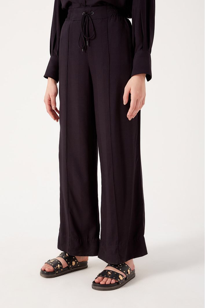 Calça Pantalona Nervura Perna