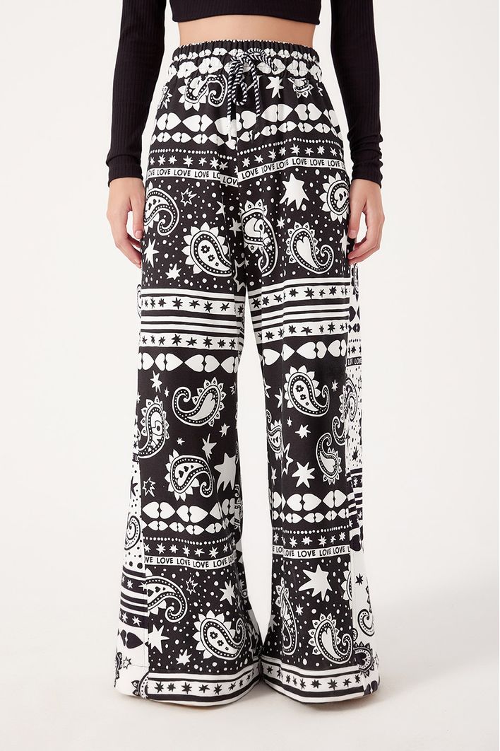Calça Moletom Estampa Paisley Love