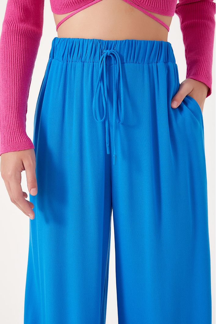 Calça Pantalona Bolsos Laterais