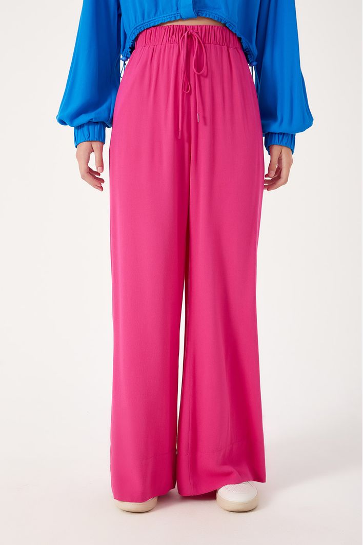Calça Pantalona Bolsos Laterais