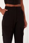 Calça Bolsos Laterais