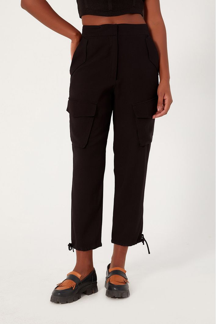 Calça Bolsos Laterais