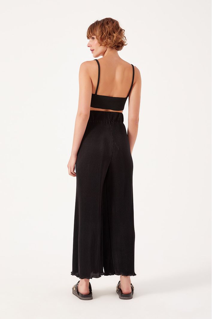 Calça Pantacourt Plissada