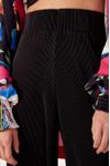 Calça Pantacourt Plissada