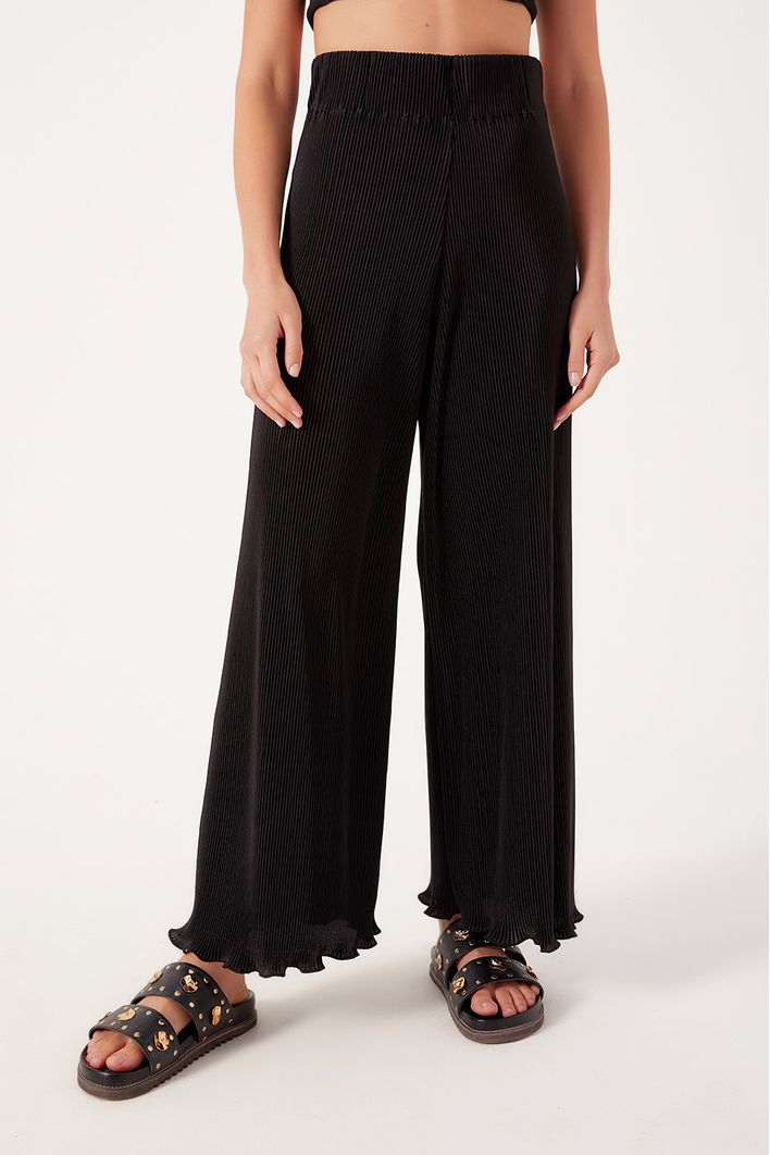 Calça Pantacourt Plissada