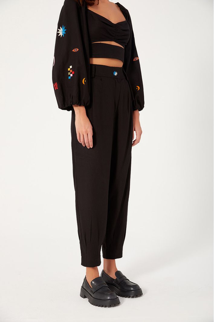 Calça Cenoura Linho Bordada Mystic