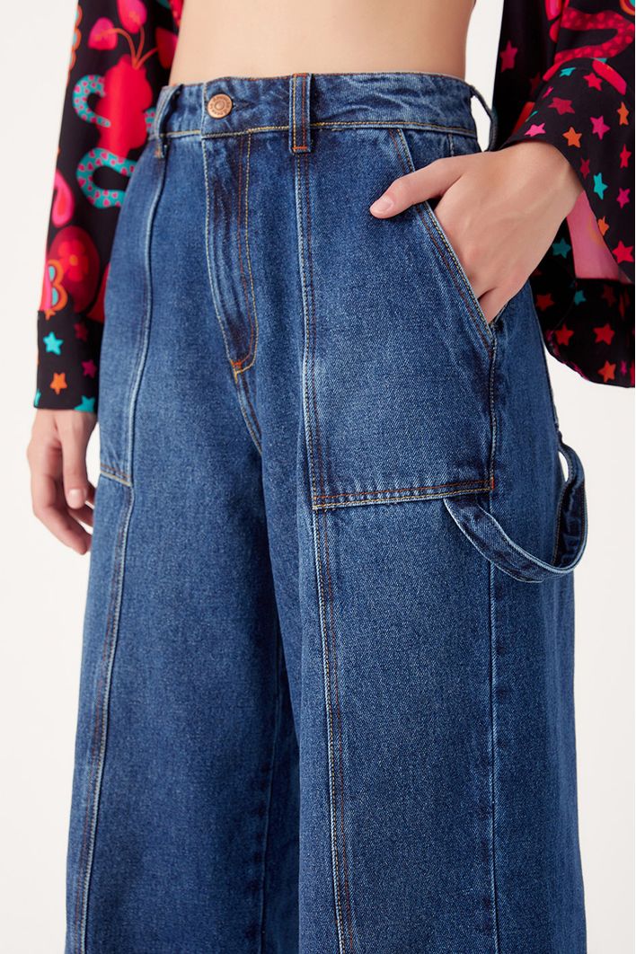 Calça Jeans Detalhe Pespontos