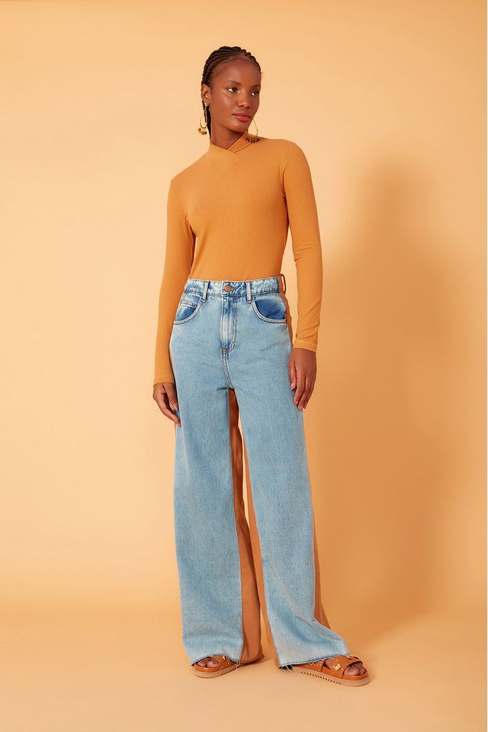 Calça Jeans Detalhe Color