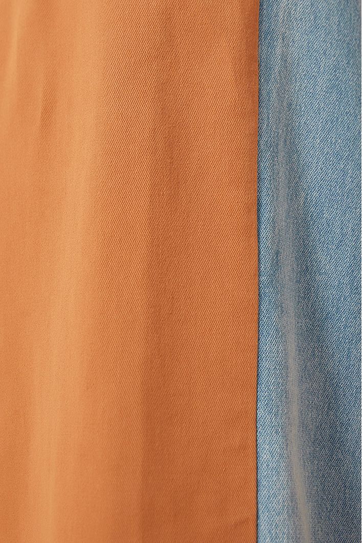 Calça Jeans Detalhe Color
