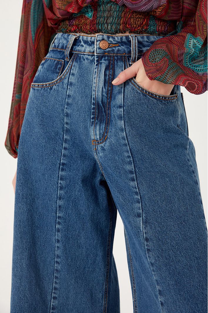 Calça Jeans Cropped Recortes