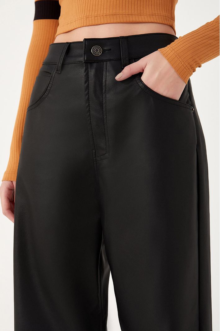 Calça Boyfriend Leather