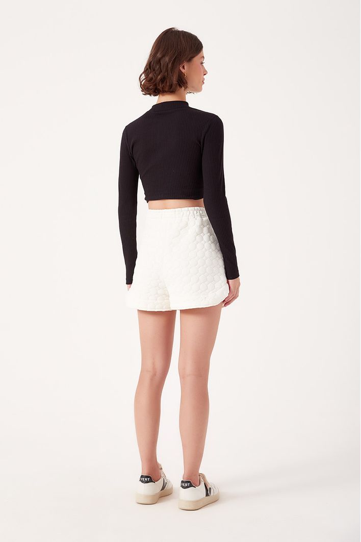 Short Matelassê Bolinhas