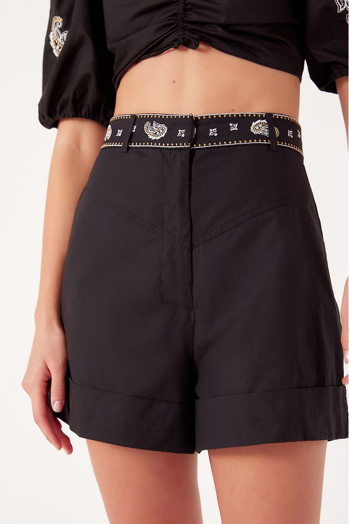 Short Bordado Bandana