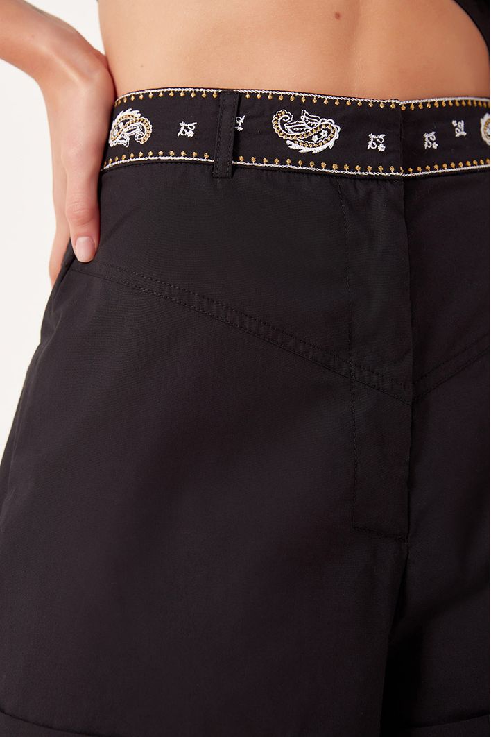 Short Bordado Bandana