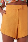 Short Linho Barra Inclinada