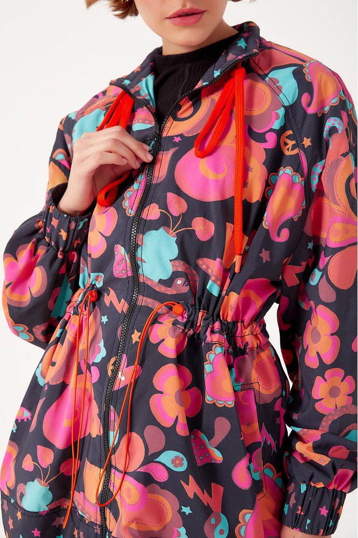 Parka Corta Vento Estampa Happy