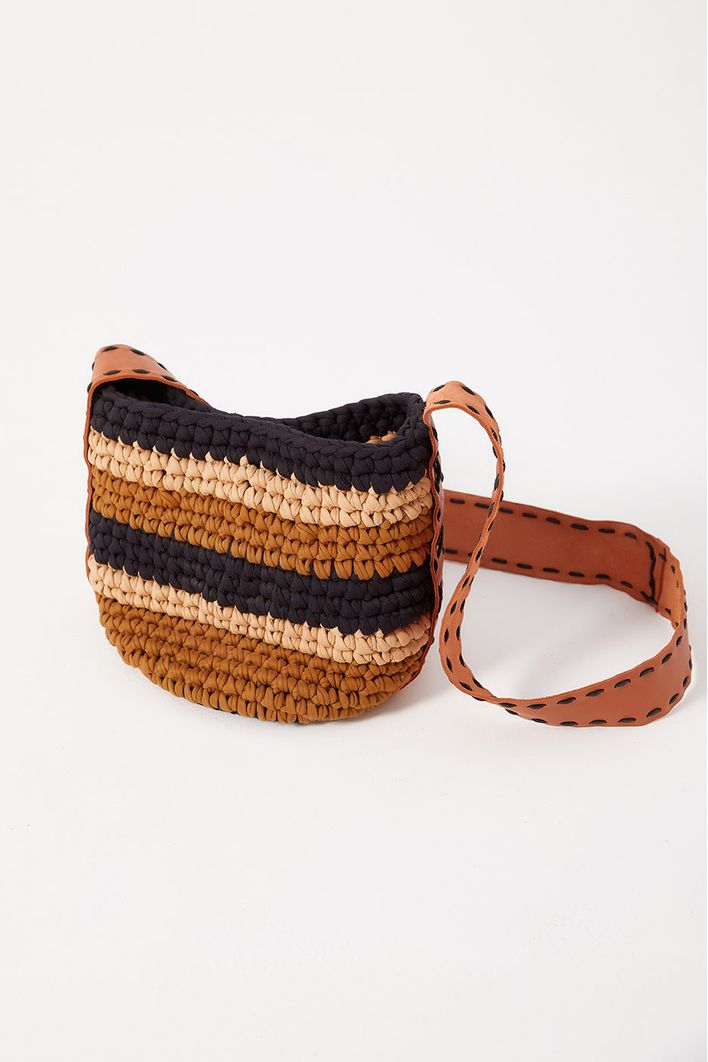 Bolsa Cesto Crochê Alça Couro