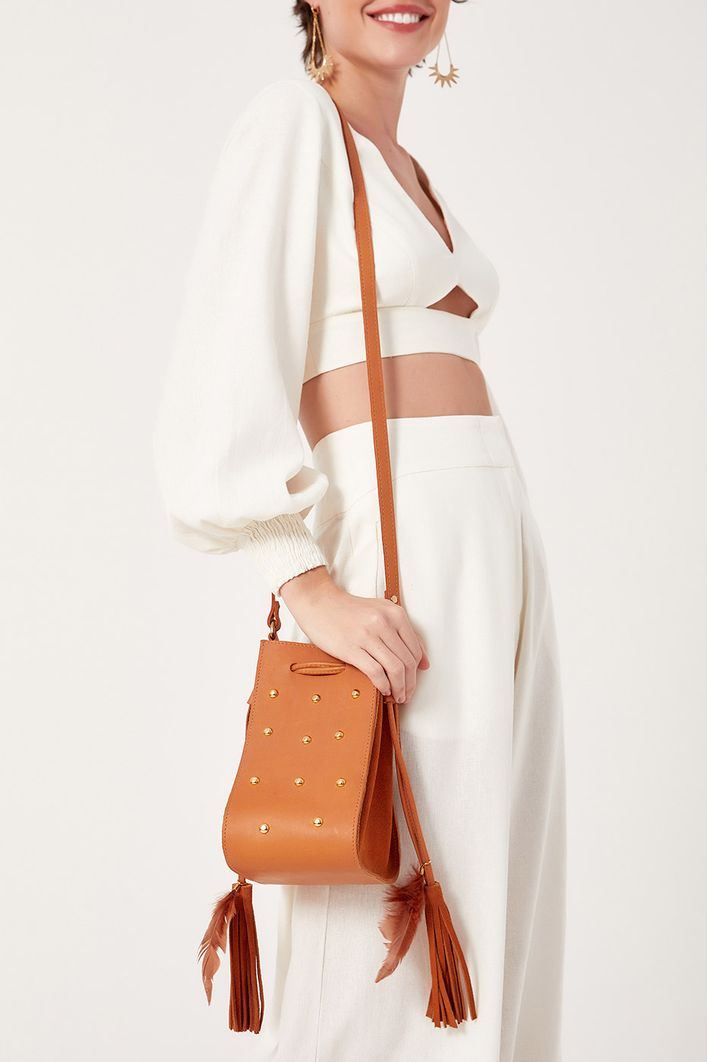 Bolsa Bucket Camurça Tachas