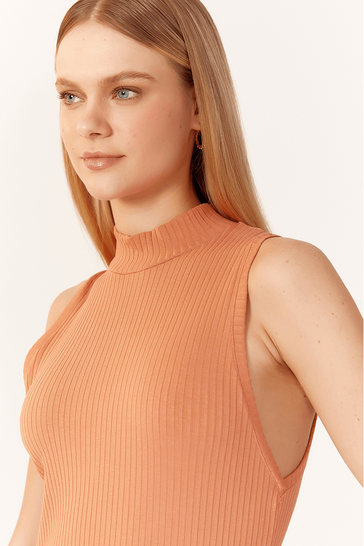 Vestido Canelado Fenda