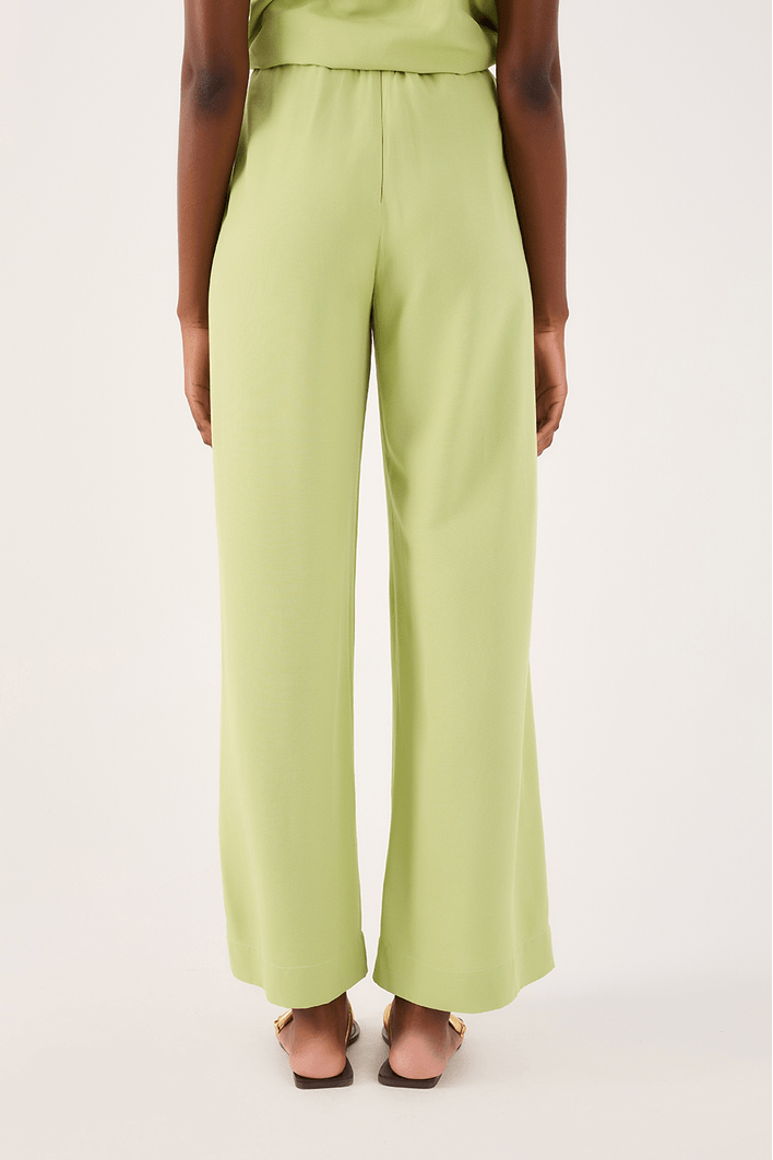 Calça Pregas E Elástico Cintura