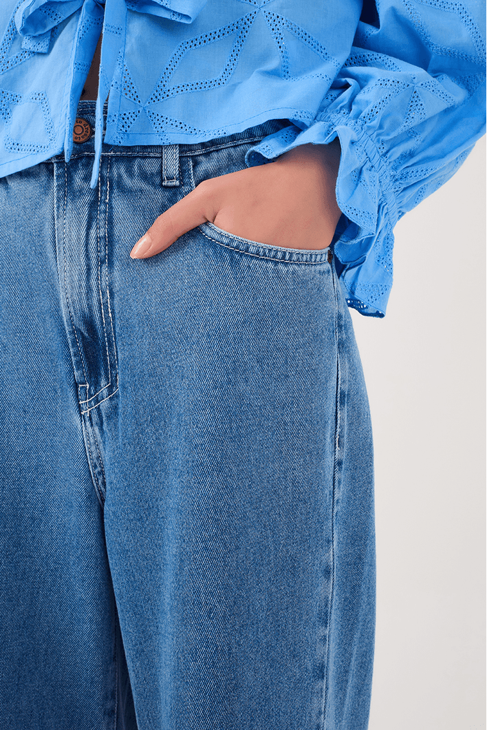 Calça Jeans Delavê Marcado
