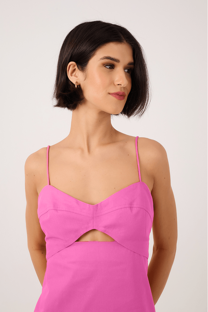 Vestido Curto Recortes