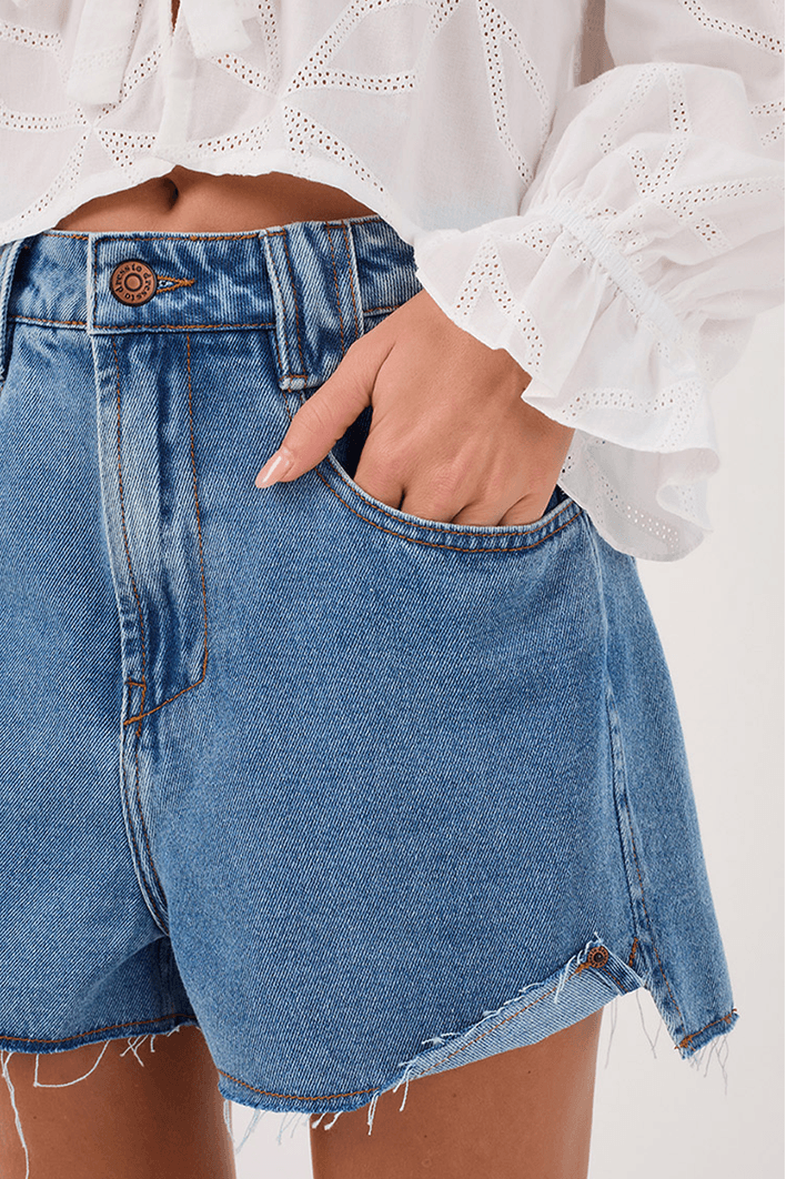 Short Jeans Fenda Lateral
