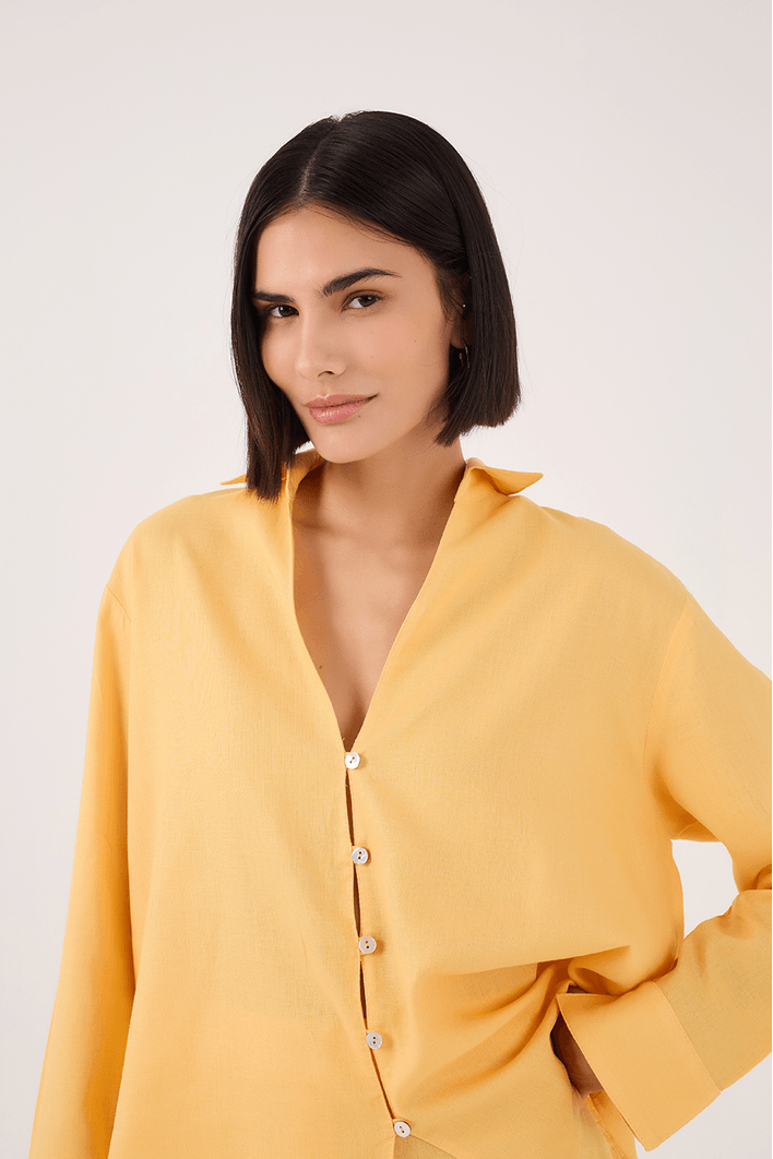 Camisa Gola Tesoura