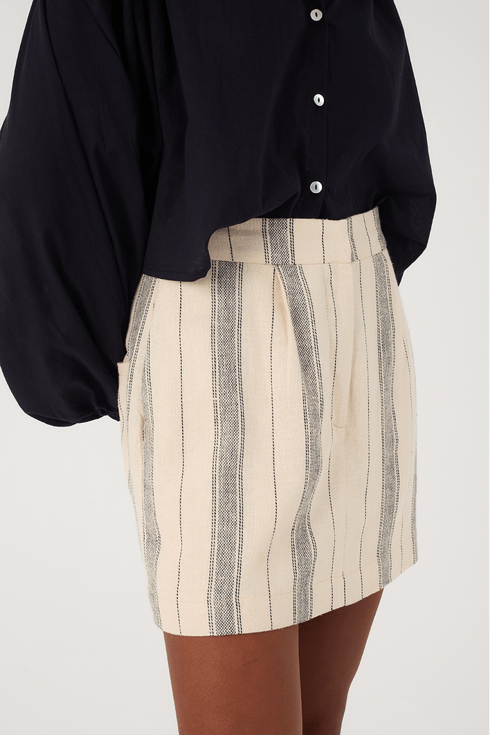 Short Saia Linho Listrado