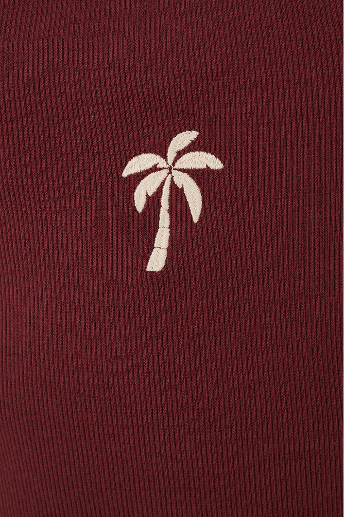 Camiseta Canelada Com Bordado Coqueiro