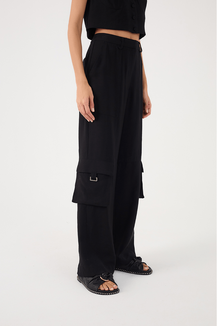 Calça Bolsos Laterais