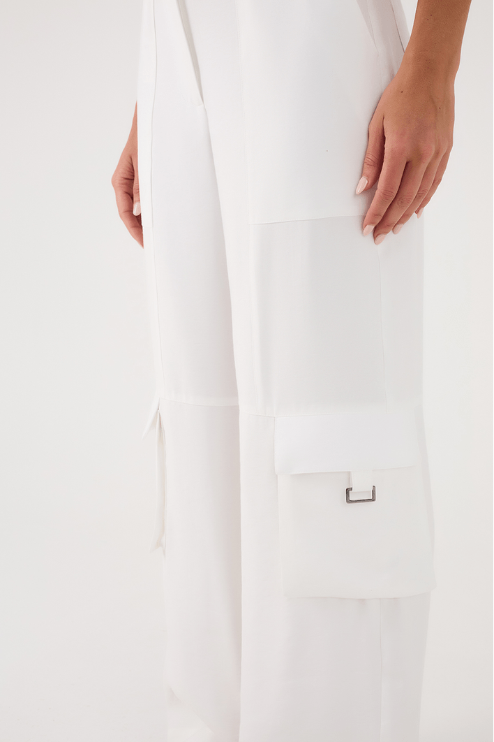 Calça Bolsos Laterais