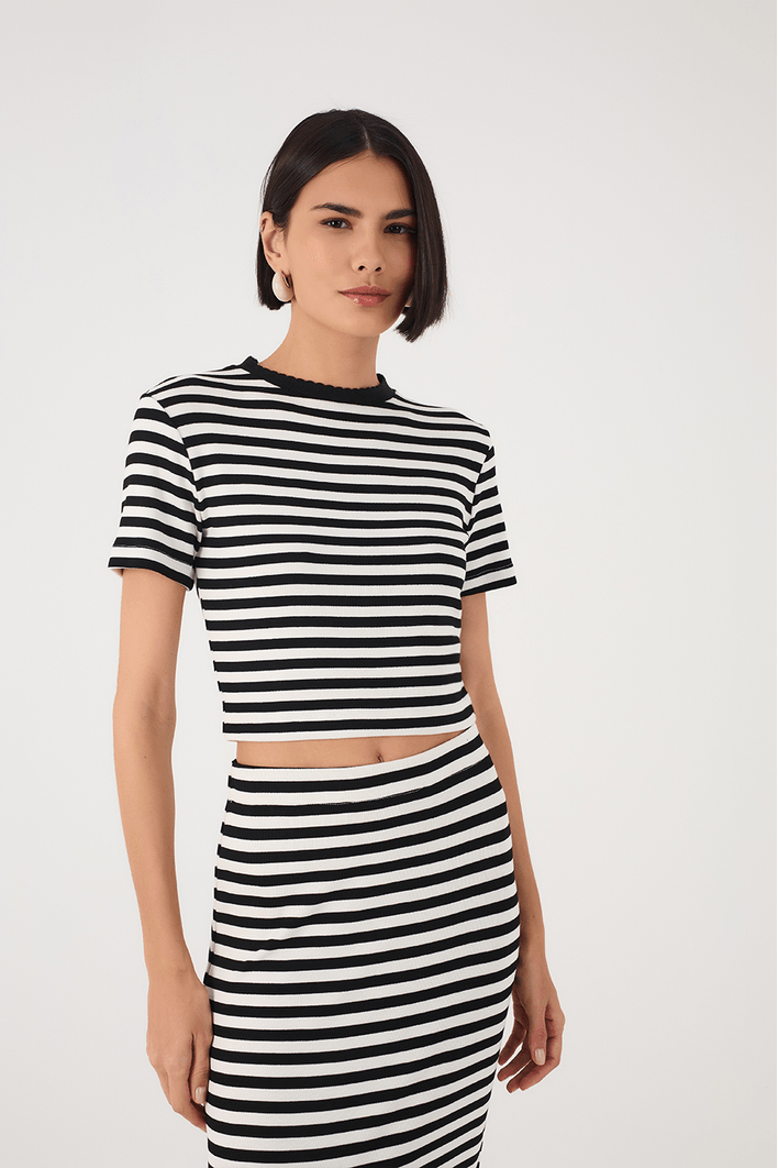 Conjunto Blusa E Saia Estampa P/b