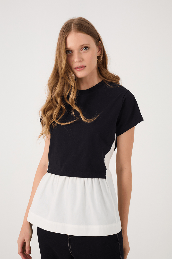 T-shirt Bata Malha Com Tecido