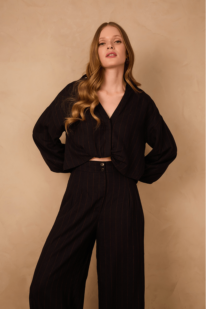 Camisa Cropped Listras Ombro Deslocado