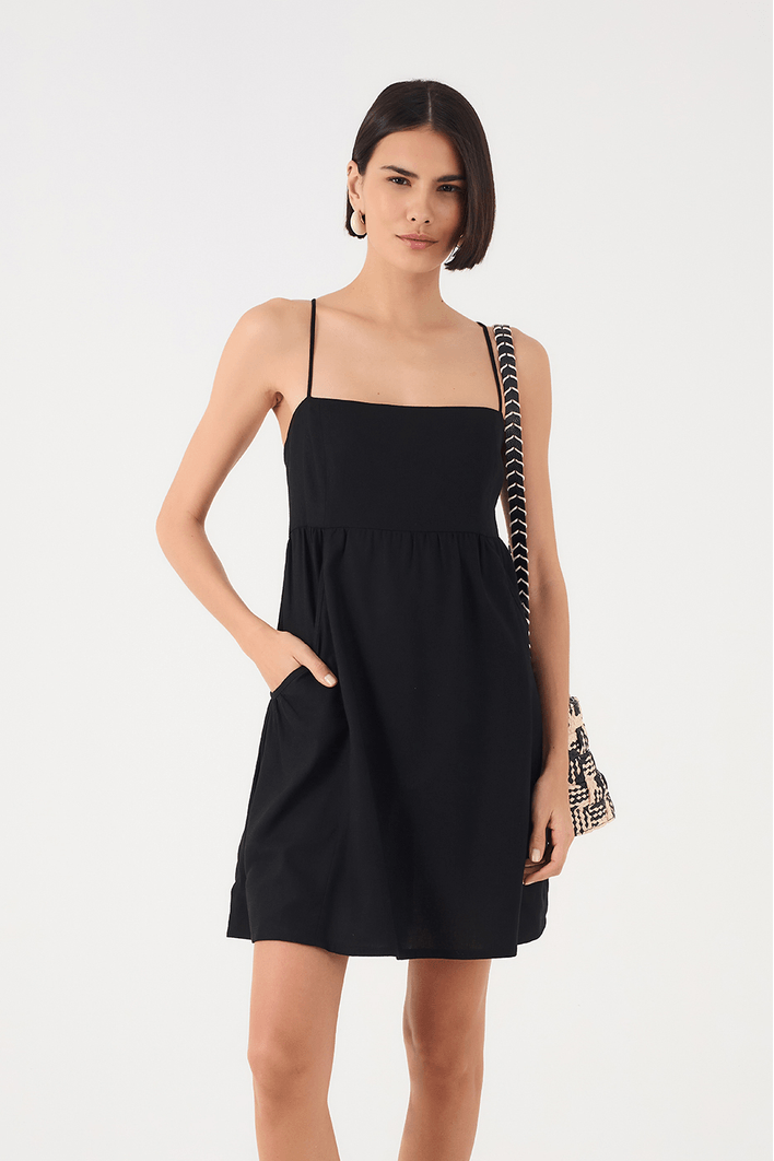 Vestido Curto Linho Bolsos Laterais