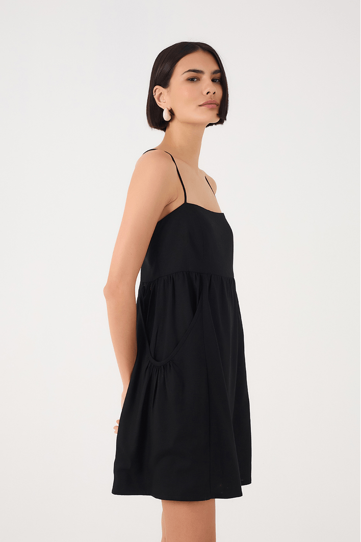 Vestido Curto Linho Bolsos Laterais